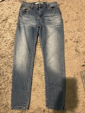 Women's Mid-Rise Skinny Jeans in Medium Wash Blue